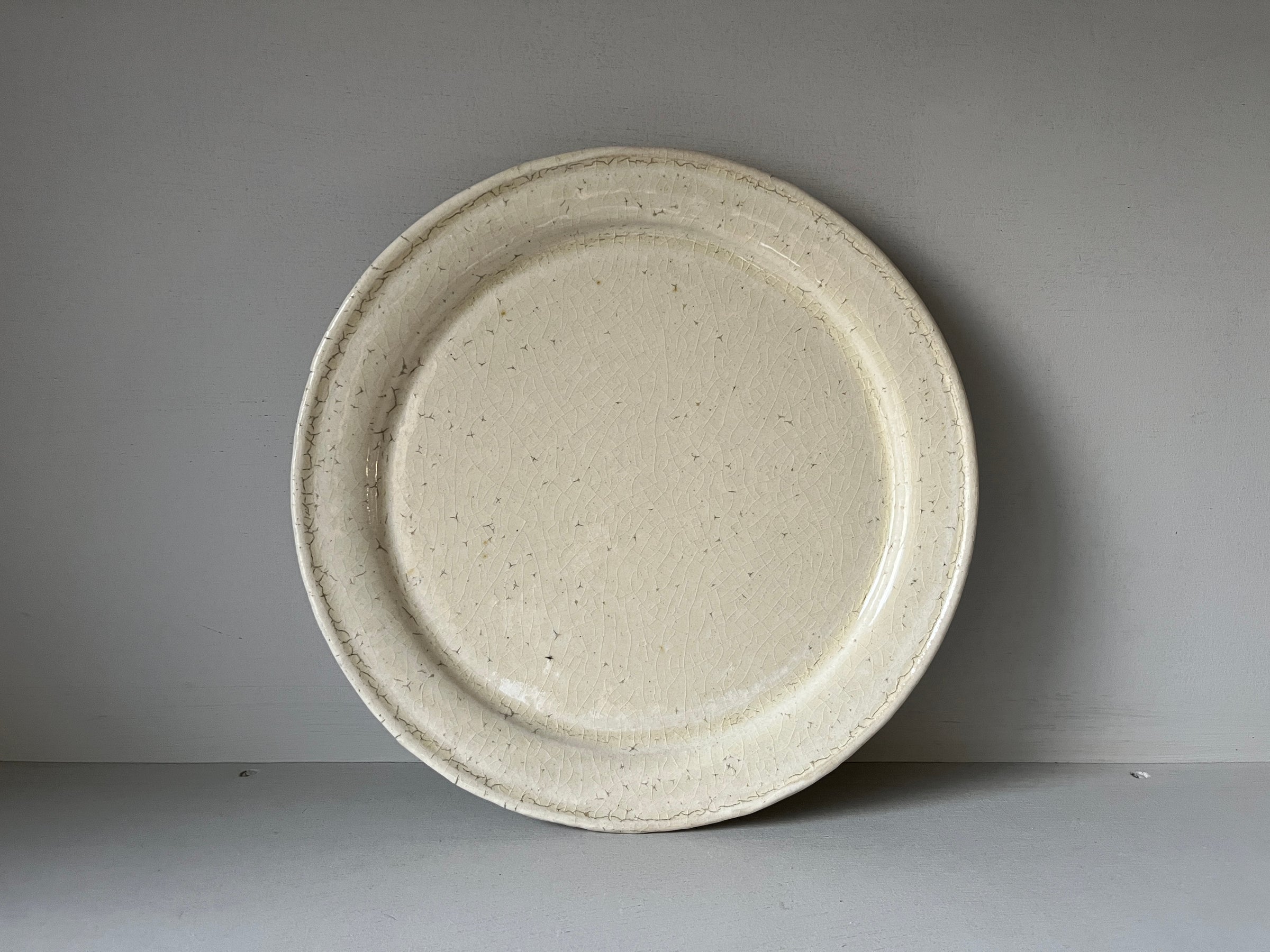 山野邊孝 白泥リム皿7寸 | よろず 杏